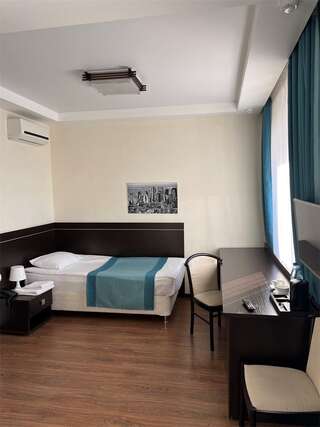 Гостиница Хотел Интер Самара Двухместный номер с 2 отдельными кроватями-2